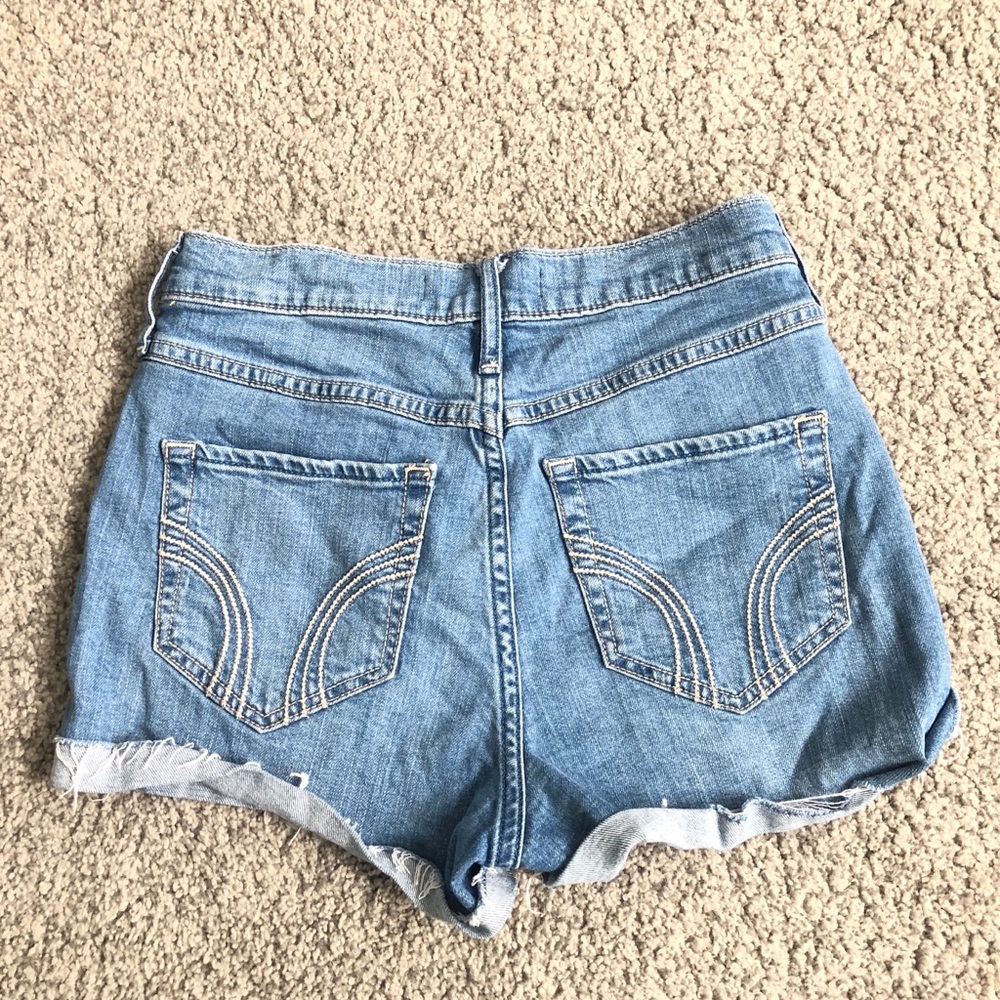 π΄ Hollister High waisted Jean Shorts - Picture 3 of 6